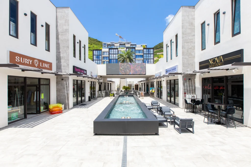 Local commercial de Simpson Bay, à vendre avec l'agence 4U Real Estate à Sint Maarten